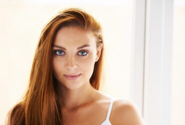 Jak szybko poprawić wygląd zmęczonej twarzy bez makijażu?